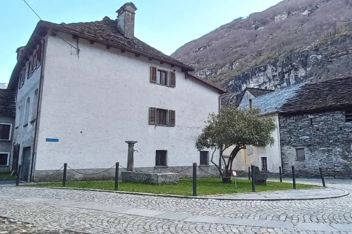 Armonia historic building from 1563. - Image 1