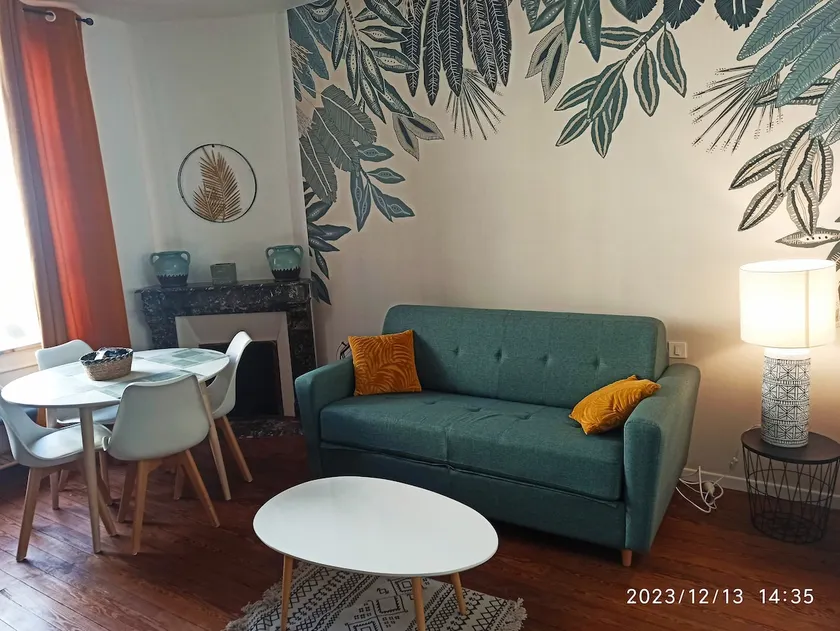 apartment in an architect's millstone - Image 1