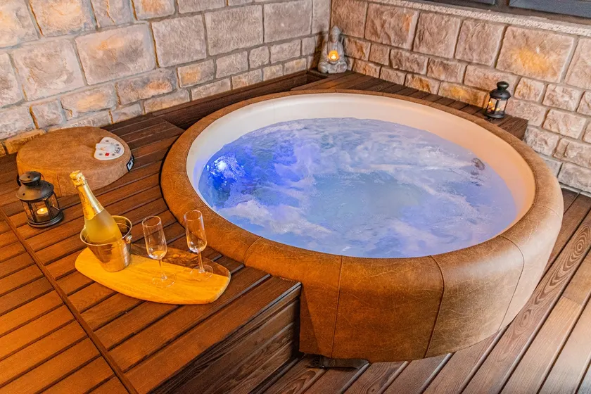 Jacuzzi /Garage/Flex SelfCheckIns 20 /Star Ceiling - Image 1