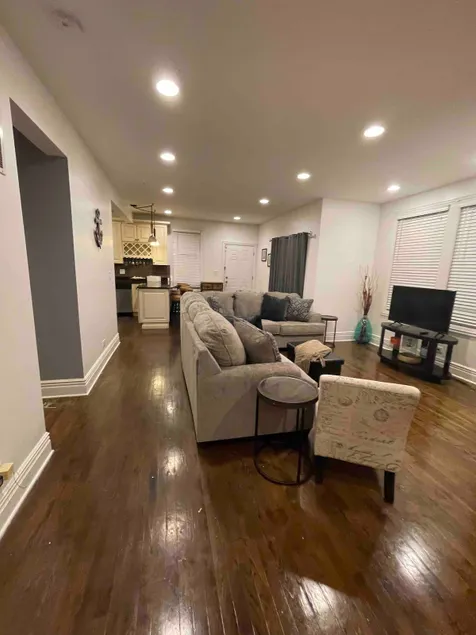 Woodlawn Oasis | Modern 3BR Near UChicago - Image 1