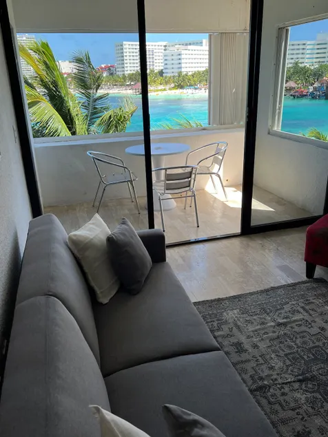 Amazing ocean front. 418 - Image 1
