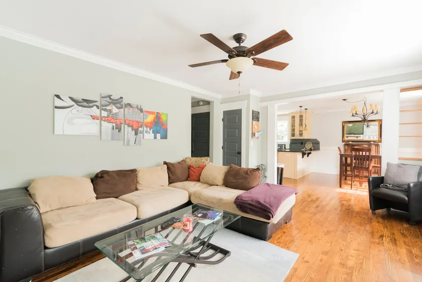 Open floor plan Plaza Midwood bungalow - Image 1