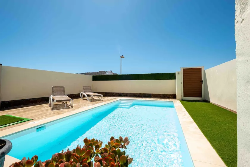 Luxury house close to the beach - Image 1