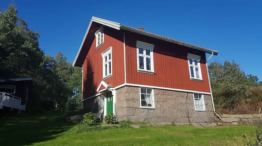 Small cottage outside Hunnebostrand - Image 1