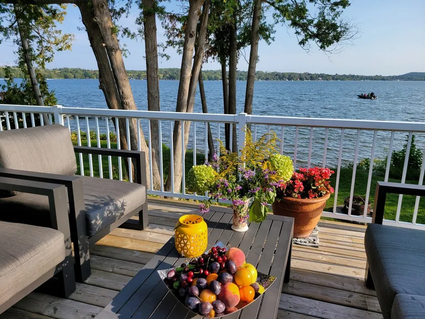 Modern Lakefront Retreat | on lake | 1.5hr GTA - Image 1