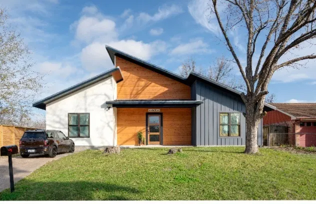 Chic House - Image 1