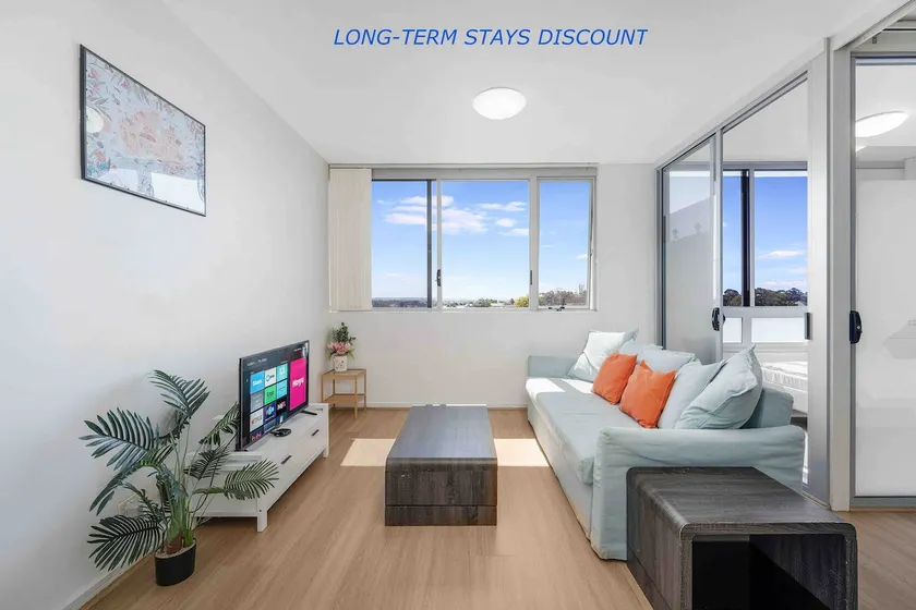 2BR Apt View+Pool+Gym+Free 2 Parking+WIFI+Netflix - Image 1