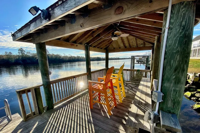 Coastal Retreat on Waterway w/Hot Tub - Image 1