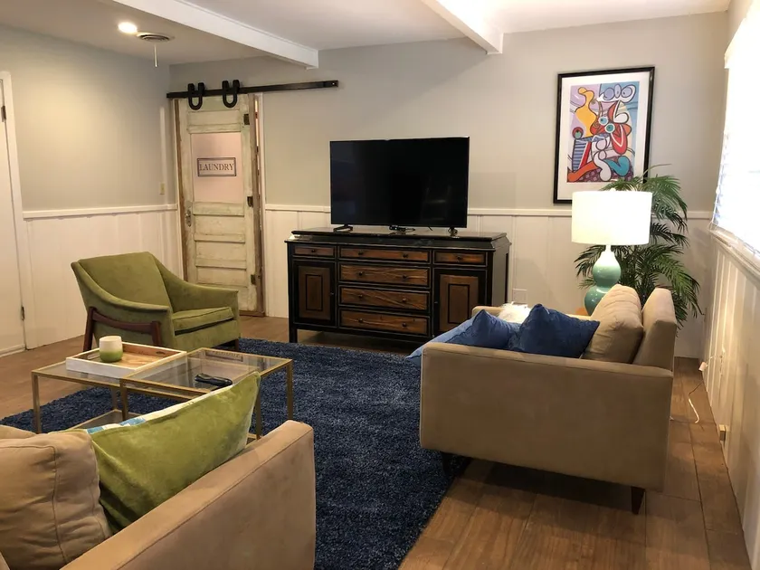 Mid Century meets Farmhouse in Paramount - Image 1