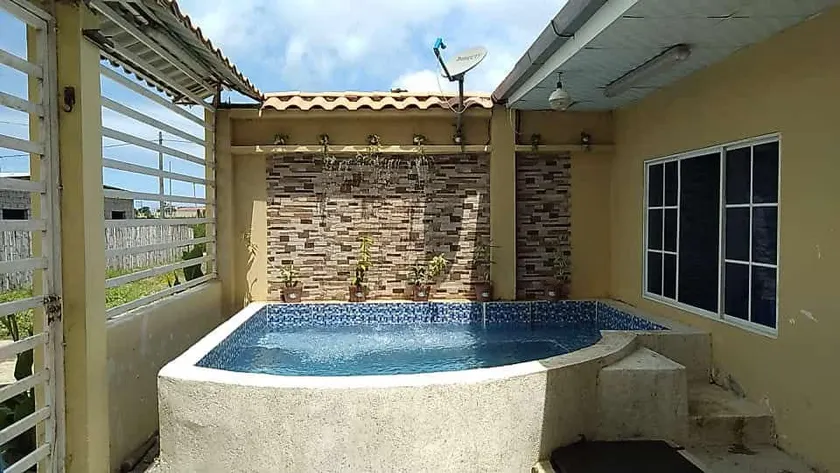 furnished vacation home - Image 1