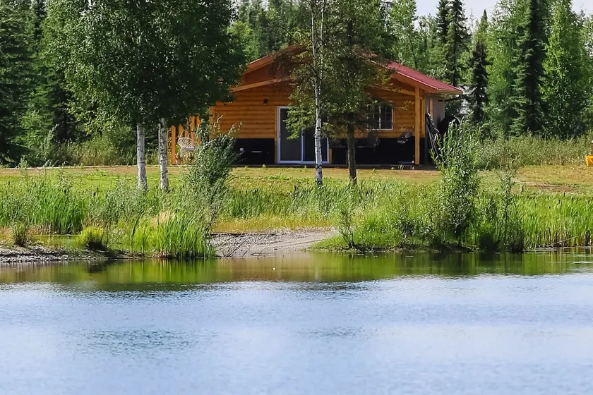 North Pole Cabin on the Pond - Image 1