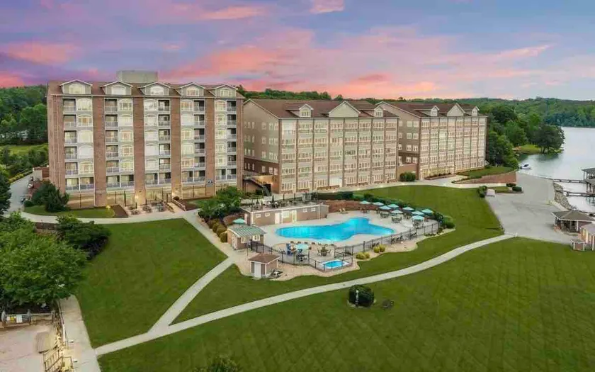 Mariners Landing Condo at SML. AMENITY OVERLOAD! - Image 1