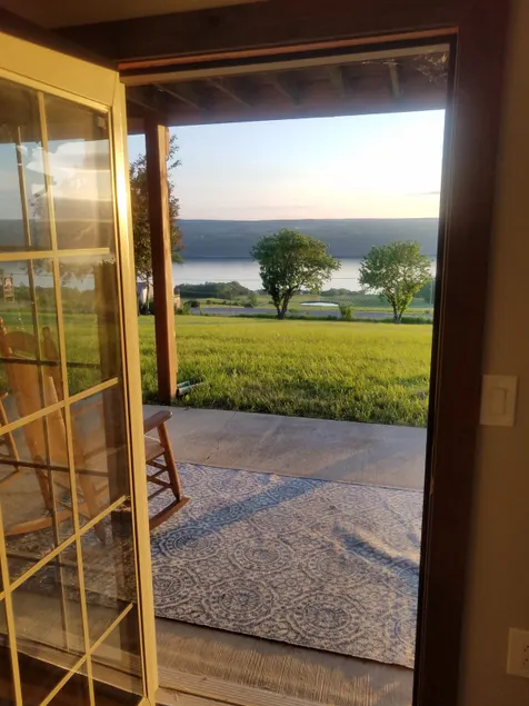 Vineyard Villa | Suite | Lake View - Image 1