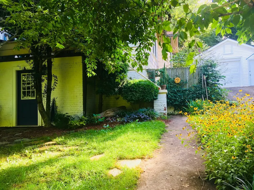 Charming Bungalow Apartment - Biltmore Area - Image 1