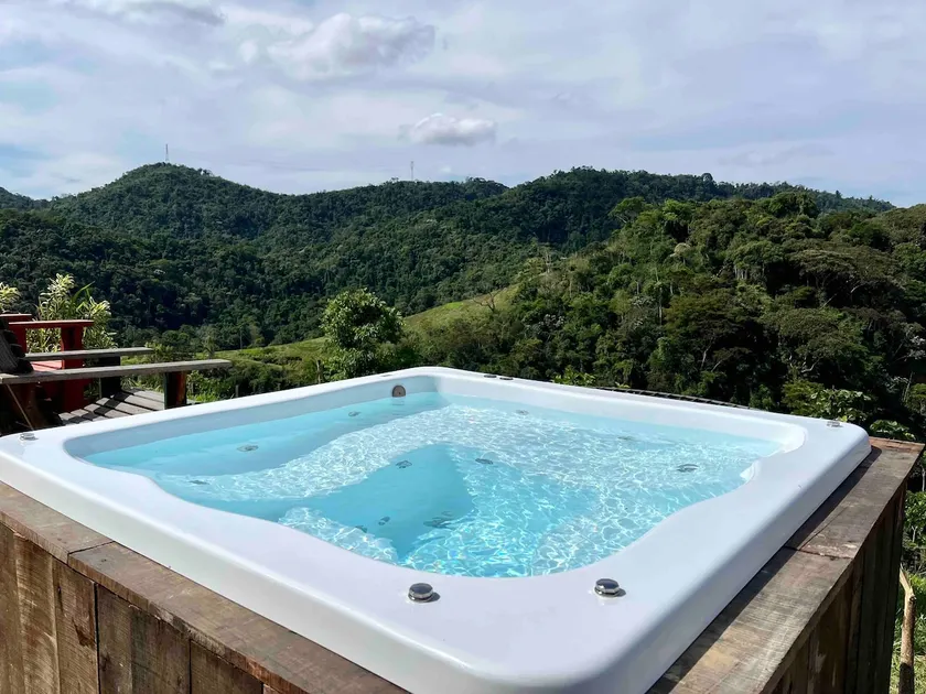 Cabin with Jacuzzi, Swimming Pool, Fireplace, A/C - Image 1