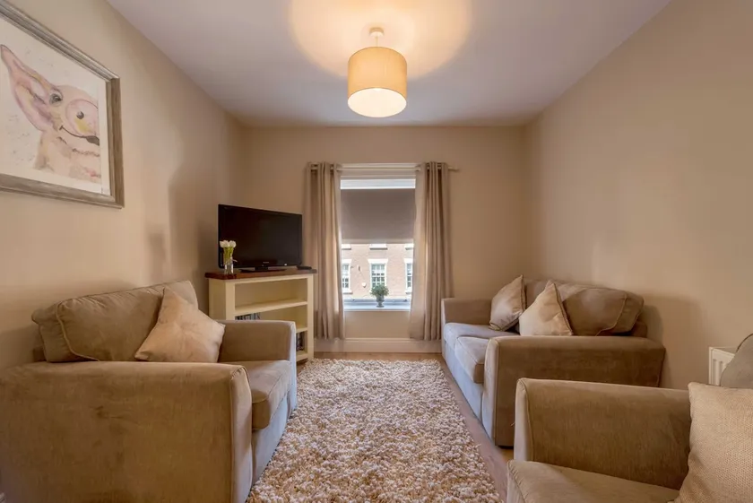 Diamond House Apartments - Image 1