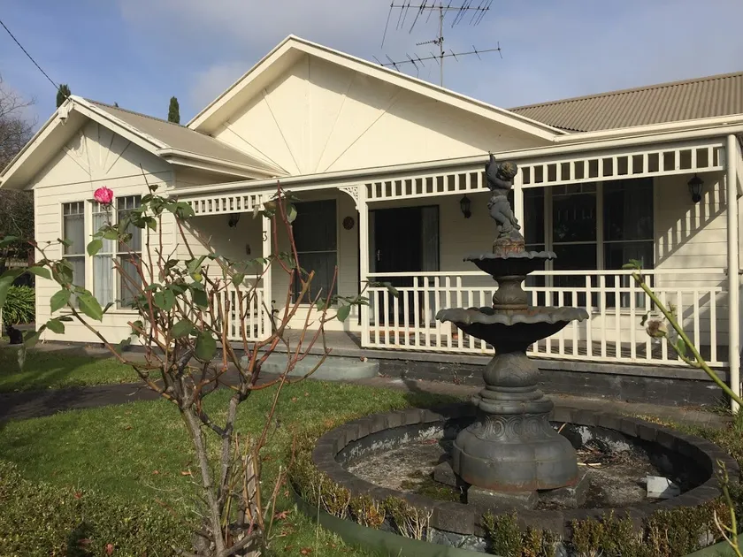 High Street Home Stay with an Om vibe! - Image 1