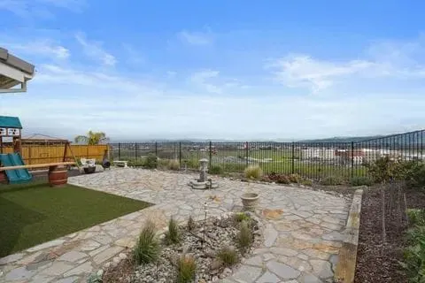 Stunning 3BR Hollister Retreat - Image 1