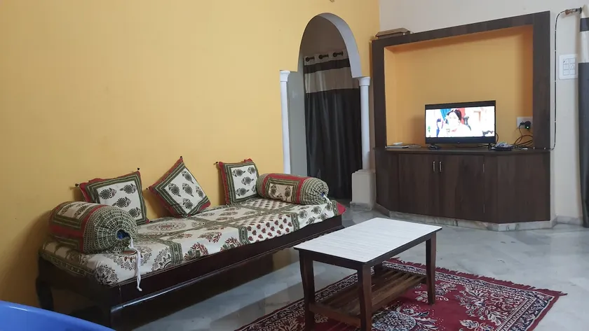 SKR - 4 Entire Flat Double Bed in MVP Colony - Image 1