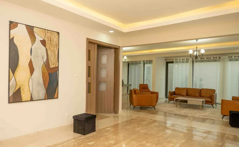 Abatta 6-room duplex villa - Image 1