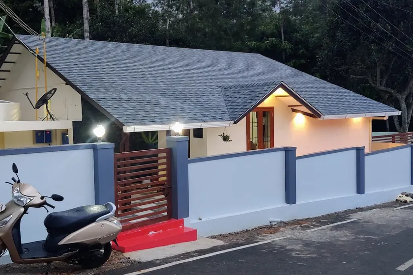 The Lyn's Retreat - Image 1