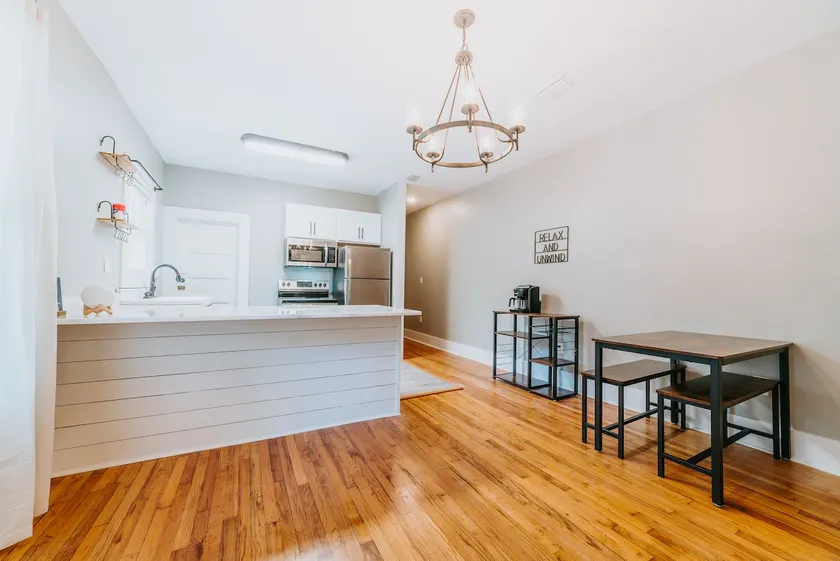 Updated Historic Apartment with Private Balcony! - Image 1