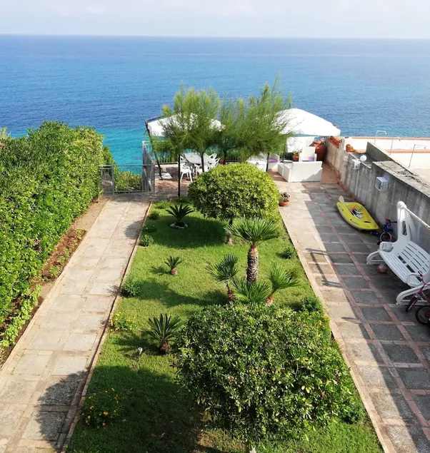 Villa with private descent to the sea (near Tropea) - Image 1