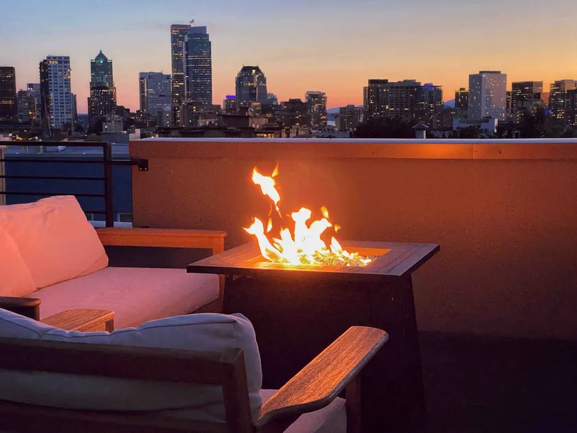 Seattle Skyline Views | Private Rooftop & Parking - Image 1