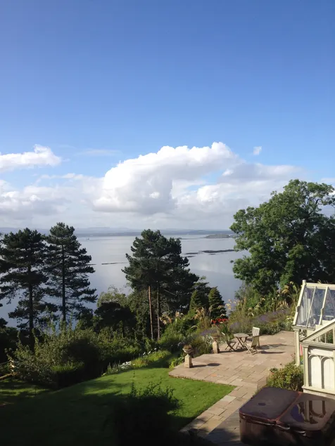 Coastal cottage with stunning view. - Image 1