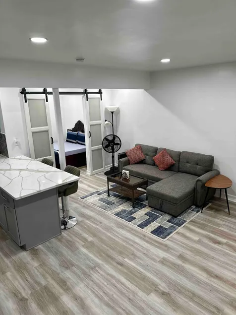 1BR Studio Empire City Casino Royal Regency Hotel - Image 1