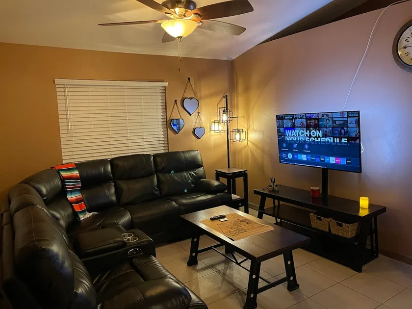 Sunny & Cozy Desert Oasis * Central Location ~ Pkg - Image 1