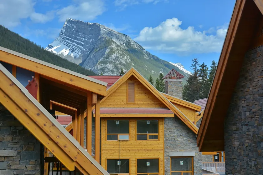 Central room in the Rockies | Rooftop Hot Pools - Image 1