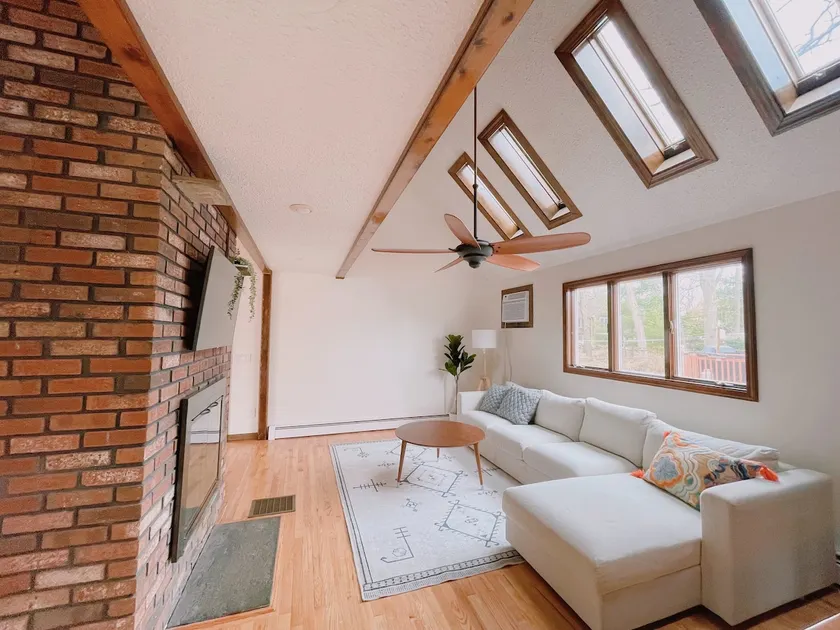 Wickford Beach Chalet Escape - Image 1