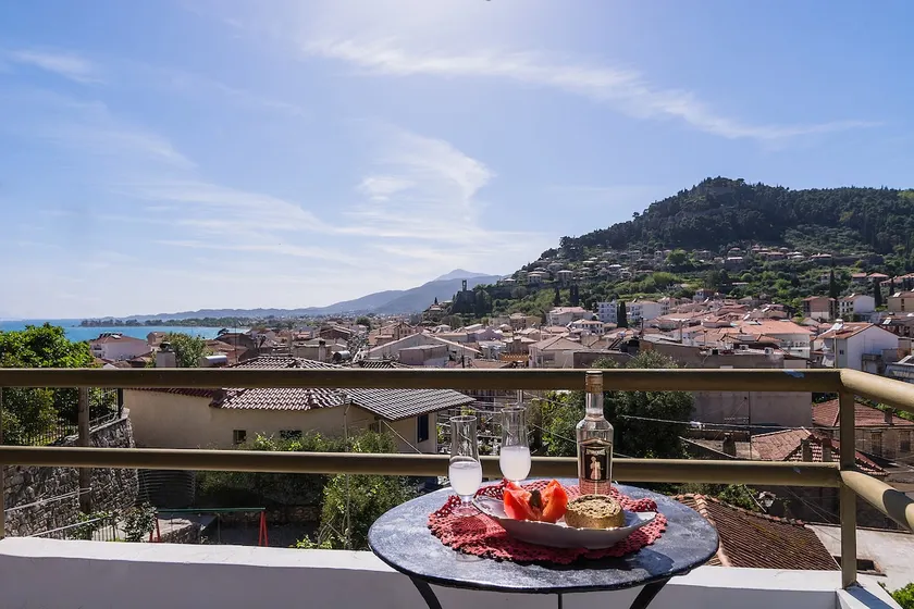 Villa Lepanto: Views, space, quiteness and garden! - Image 1