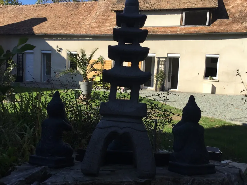 Acquigny, charming outbuilding - Image 1