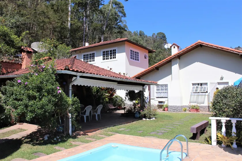 House in Itaipava with beautiful visual - Image 1