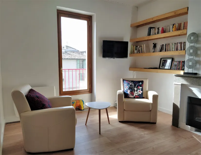 Beautiful air-conditioned apartment in the historic center - Image 1