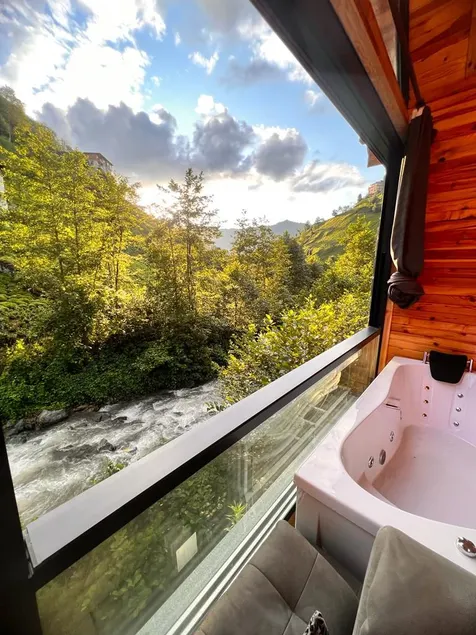 River Deluxe Botıque - Image 1