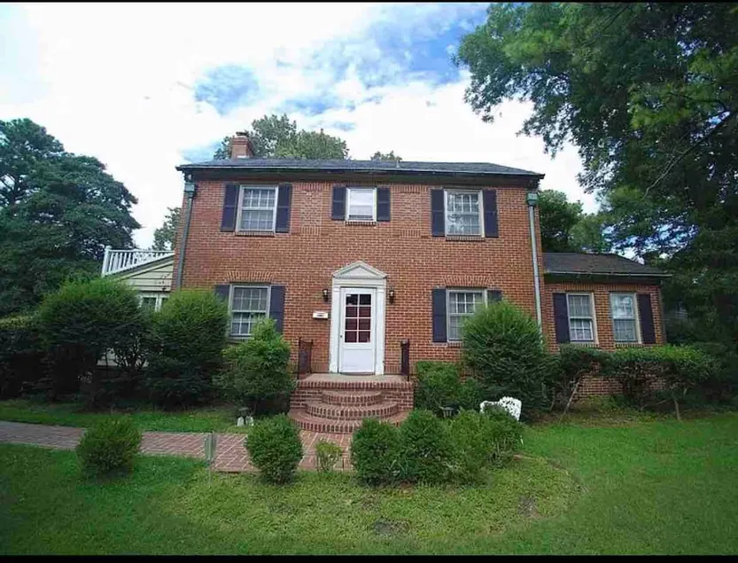 Magnolia Manor 4 Bedrooms , 2 Baths Cheerful house - Image 1