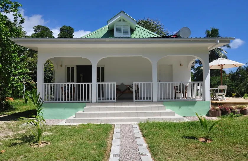 Petit Baie Chalets - Image 1