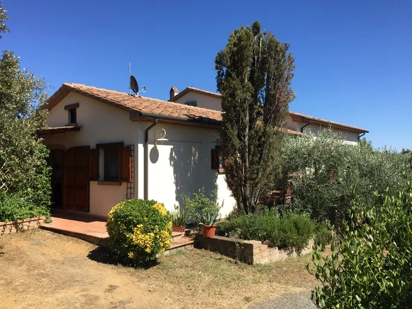 Cottage in the Cecina countryside - Image 1