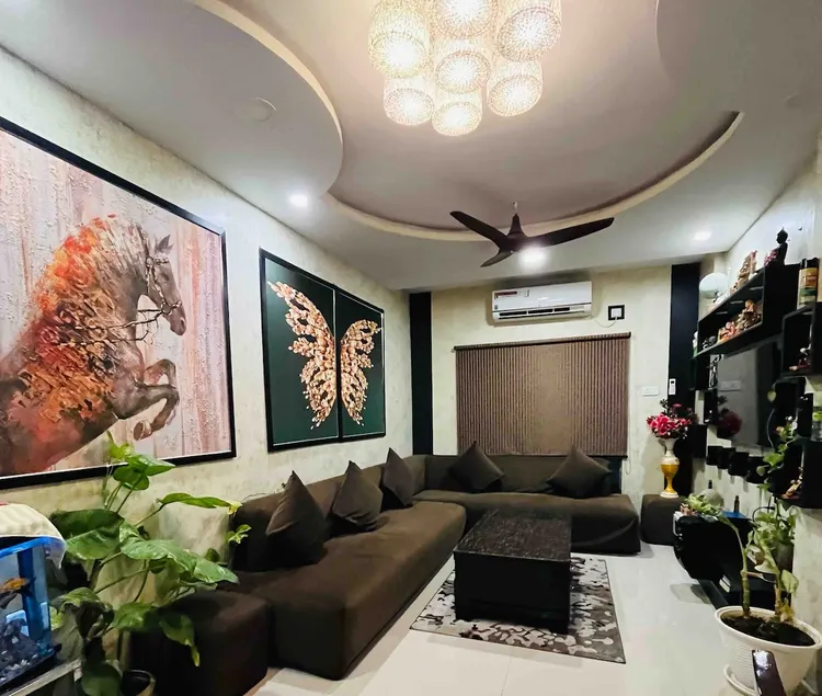 Pearl Luxury 3 bedroom and 1 Bar/Theatre Apartment - Image 1