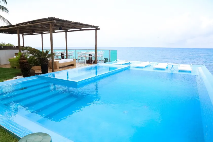 Spectacular beachfront house on Jacumã Beach - Image 1