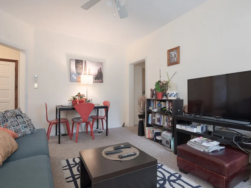 Spacious Roland Park Apt near Hopkins - Image 1