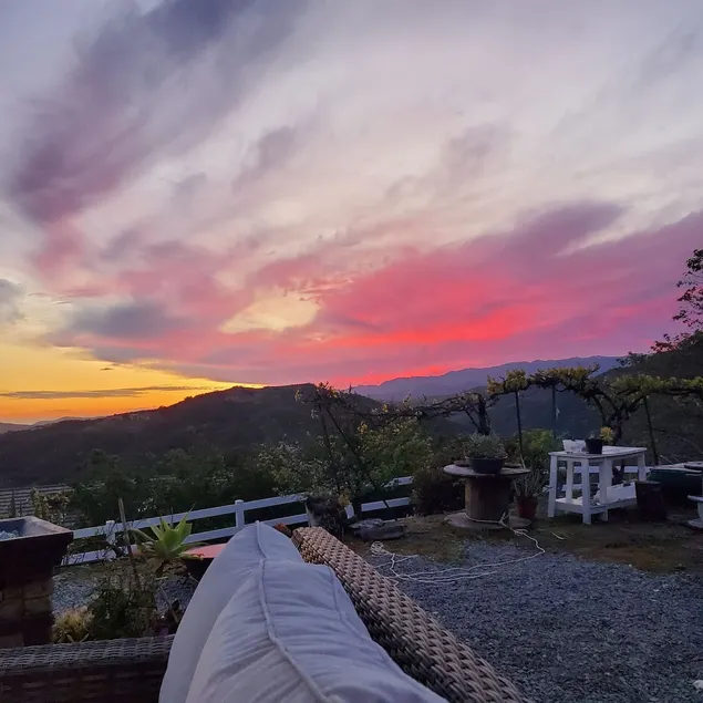 Beverlys Hilltop Retreat - Image 1