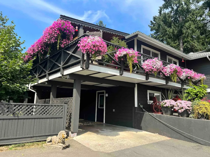2 bedroom 1 King bed,2 queens, BBQ area AC - Image 1