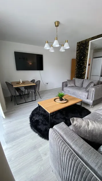 Stunning Modern 2bed Apt Near Dublin City& Airport - Image 1