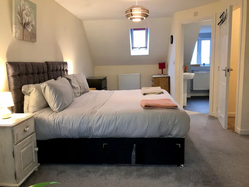 Entire 4 Bed Townhouse - Image 1