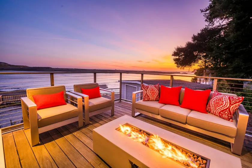Luxurious Waterfront Sonoma Coast Home - Image 1