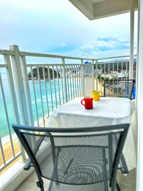 14th floor by the sea (2 bedrooms + living room/kitchen) - Image 1
